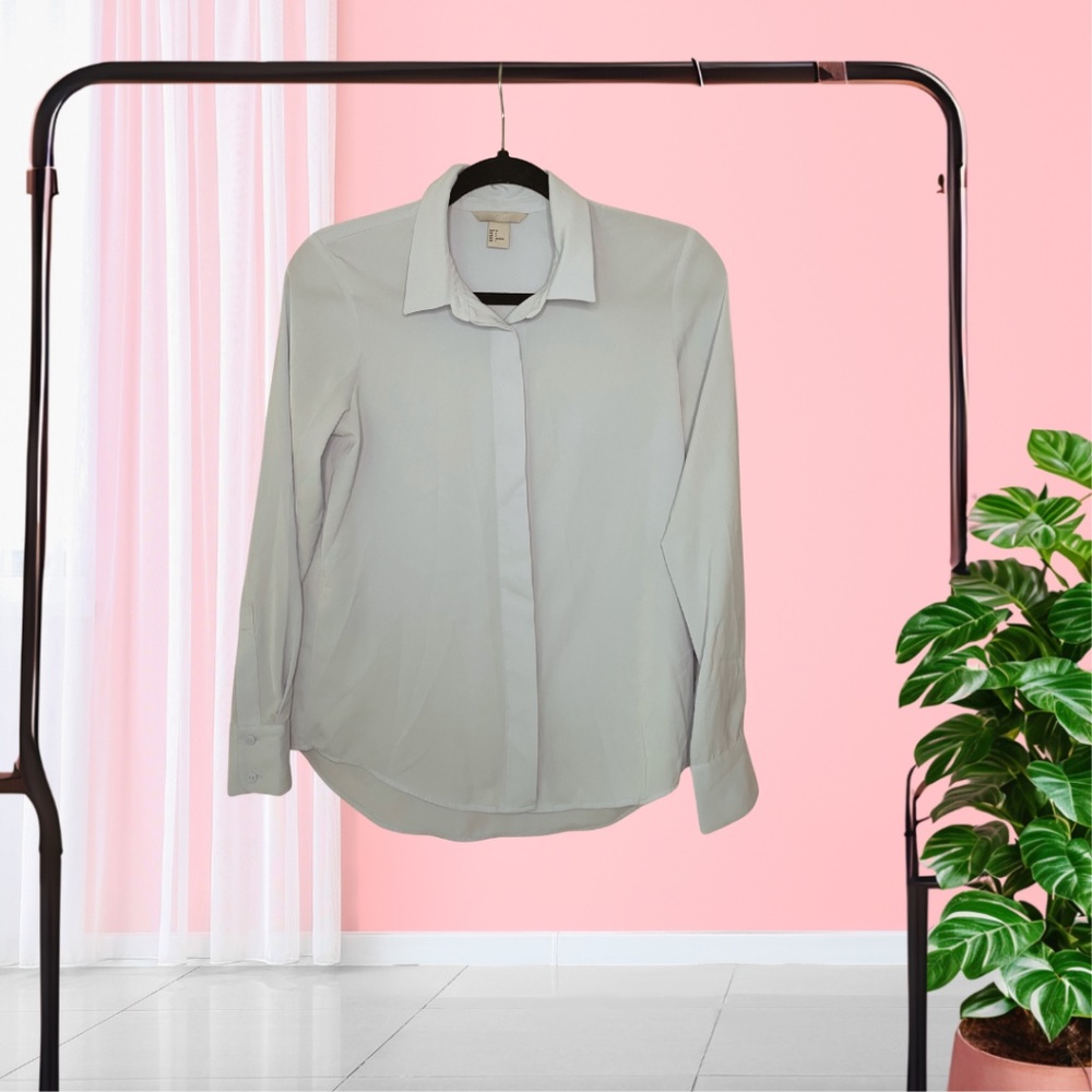 H&M Light Blue Button Up Blouse - Size 4‎